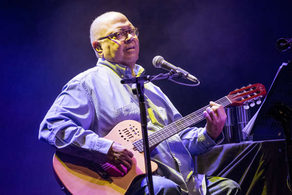 Vida y trayectoria del cantautor cubano Pablo Milanés