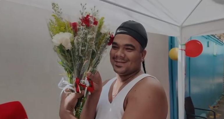 Ciudadanos celebran San Valentín en familia y con obsequios a seres queridos