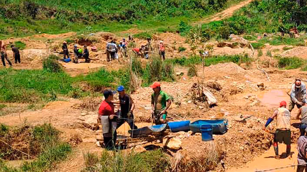 Costa Rica denunció que empresas chinas en Nicaragua reciben oro robado en la frontera