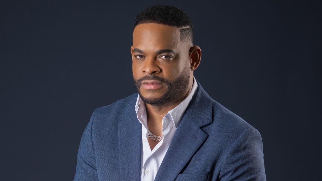 Equipo de Yiyo Sarante aclara que artista viaja con documentación legal y niega vínculos con irregularidades