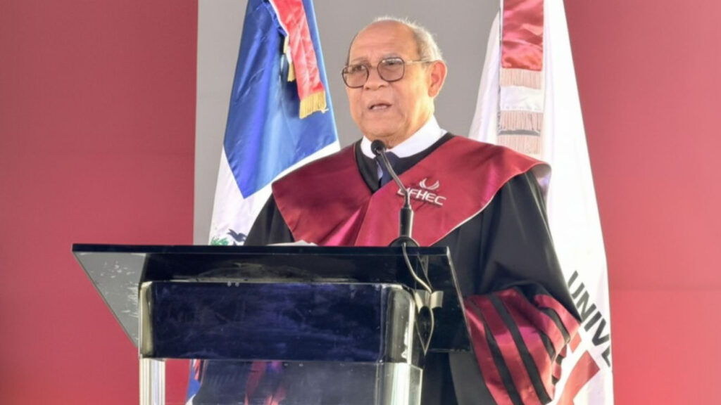 Mescyt destaca enfoque del Gobierno para formar mano de obra calificada para turismo en Pedernales