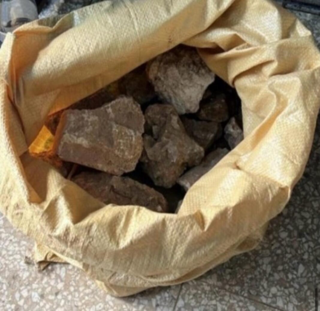 Policía Nacional apresa tres personas por lanzar piedras a vehículos en Autovía del Este