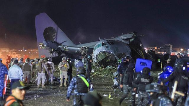 Sube a 24 la cifra de fallecidos por el accidente de un avión de carga en Bolivia
