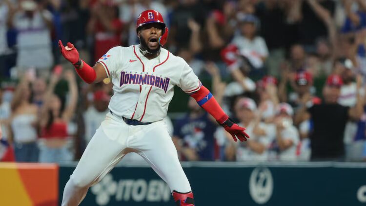 República Dominicana aplasta 12-1 a Países Bajos; Soto define con cuadrangular
