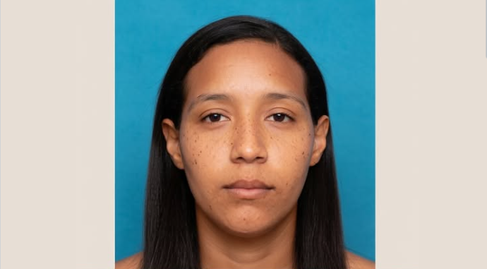 Arrestan a mujer imputada de maltratar a una niña en centro de cuidado infantil de SDE