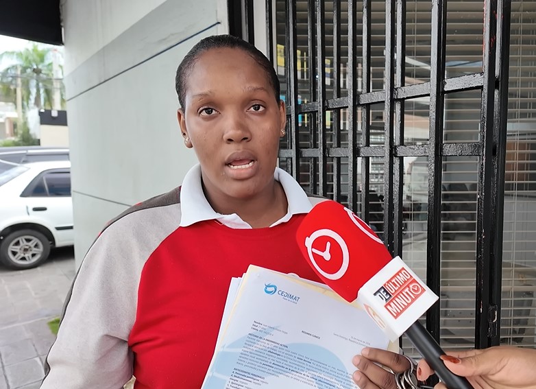 Joven de 21 años pierde la visión y requiere RD$310 mil para estudios especializados