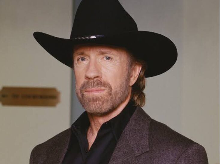 Chuck Norris, leyenda del cine de acción y excampeón de kárate, fallece a los 86 años