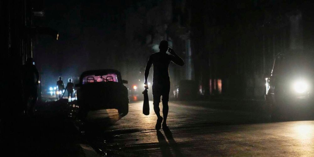 Cuba permanece sin electricidad casi en su totalidad tras su sexto apagón en año y medio