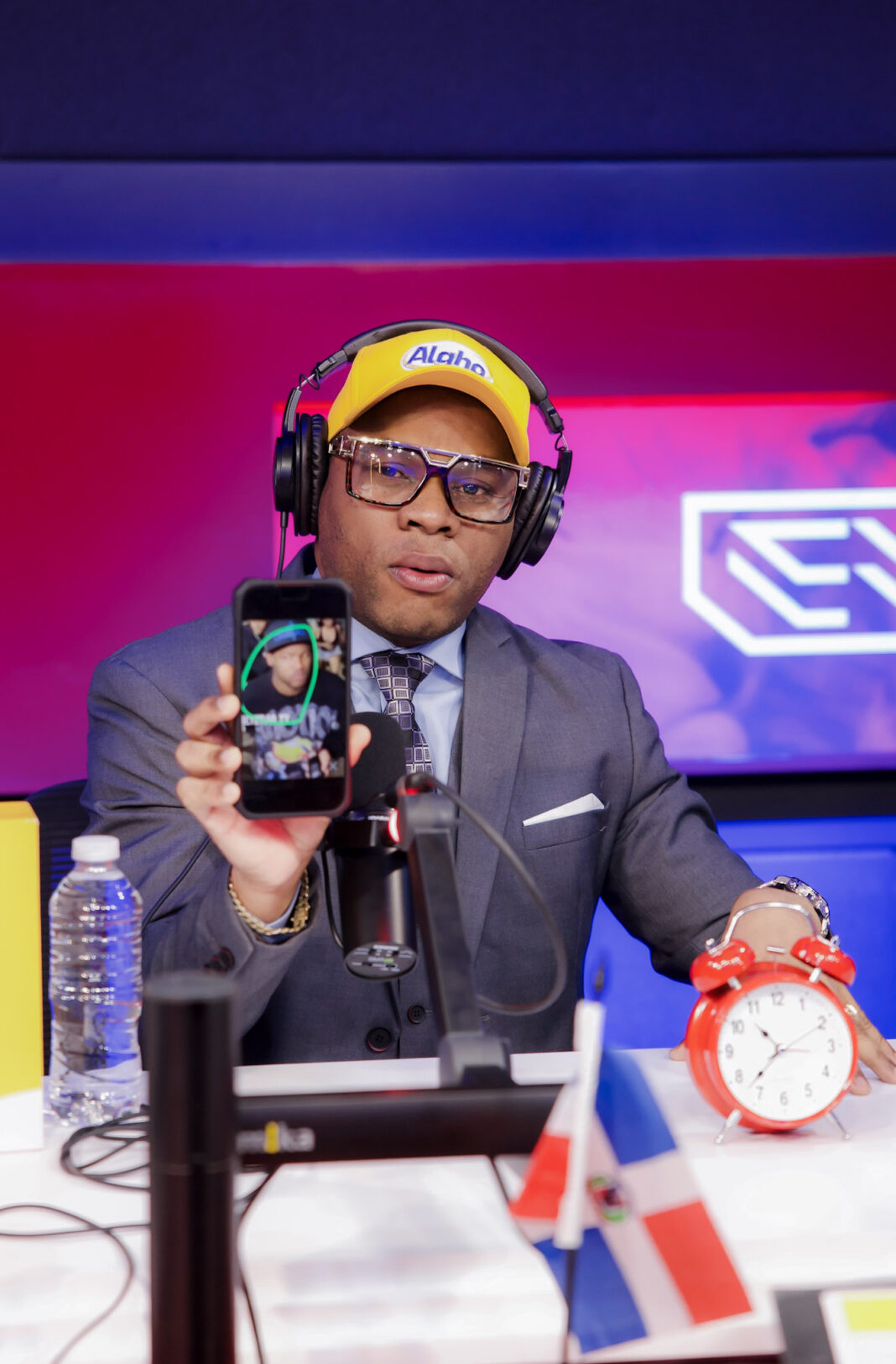 Tolentino pide al exponente Ezzy R entregar «su seguridad» tras asesinato de mujer embarazada en Villa Mella