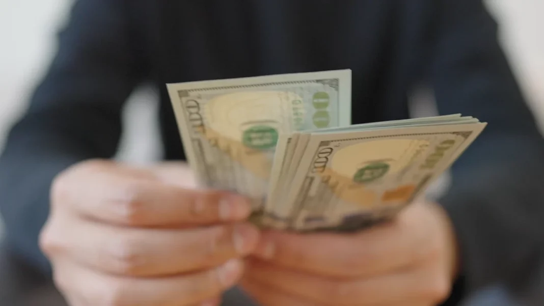 Las remesas destino República Dominicana descendieron un 9.6 % en febrero de este año