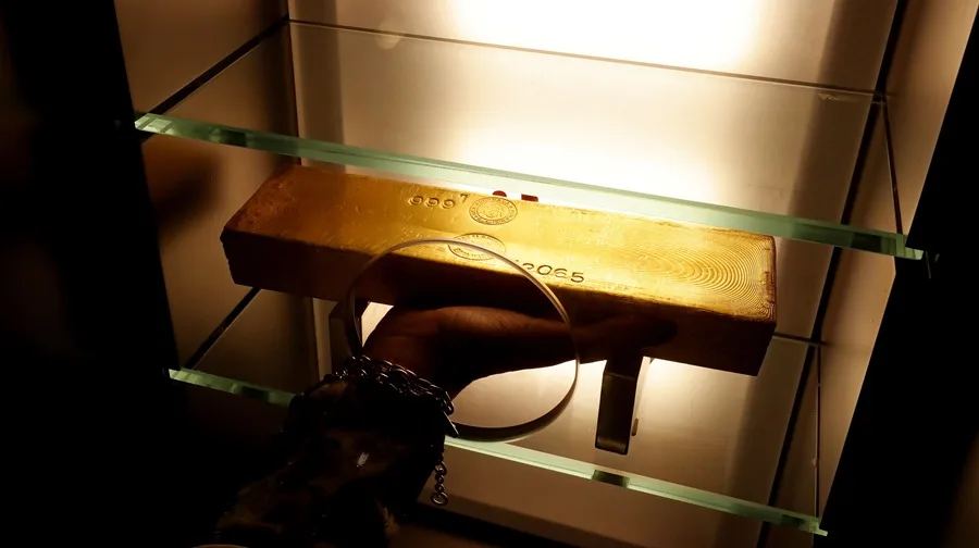 Los bancos centrales del mundo desconfían del dólar e incrementan sus reservas de oro