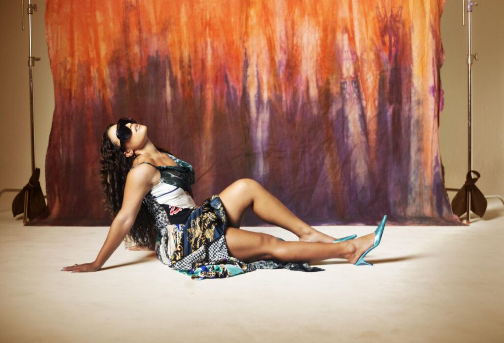 LETÓN PÉ estrena su álbum debut “Golosa”, un manifiesto de placer sin fronteras