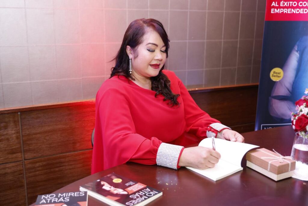 Sulin Lantigua presenta «No mires atrás», una guía inspiradora para el liderazgo empresarial