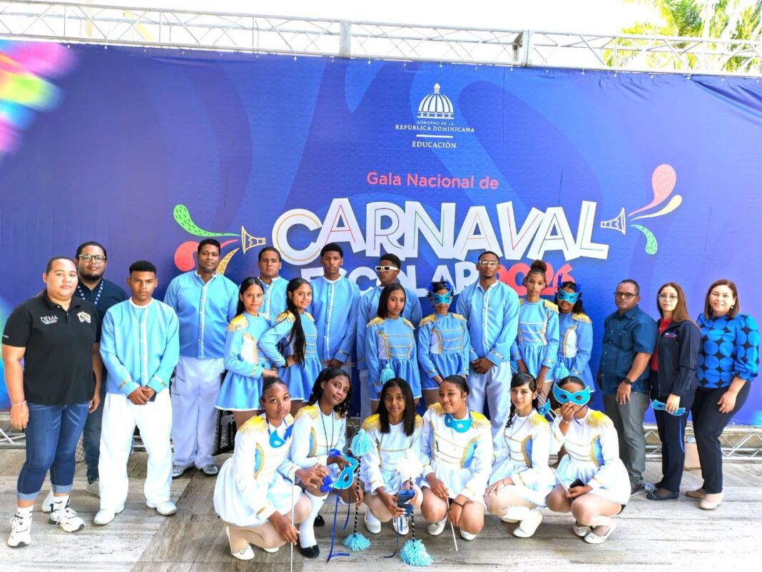 Estudiantes de Azua destacan en la Gala Nacional de Carnaval Estudiantil