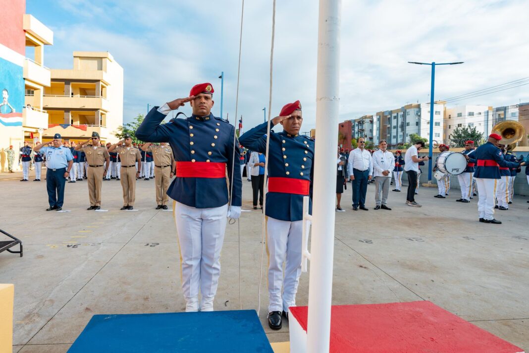 Ministerio de Defensa inicia nuevo ciclo de formación del Servicio Militar Voluntario con acto de izada de bandera