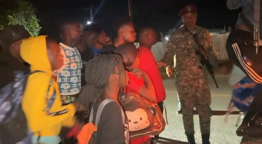 Ejército intercepta 47 haitianos indocumentados localizados con drones en Dajabón