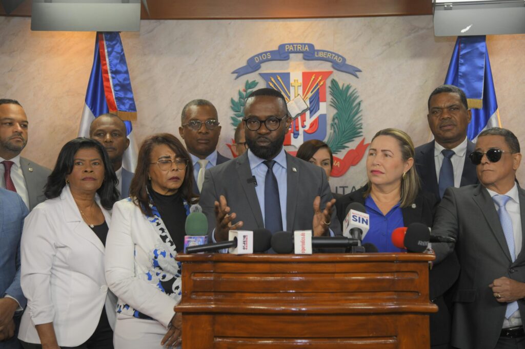 iputado Carlos De Pérez somete proyecto que endurece sanciones y moderniza la pensión alimentaria en RD