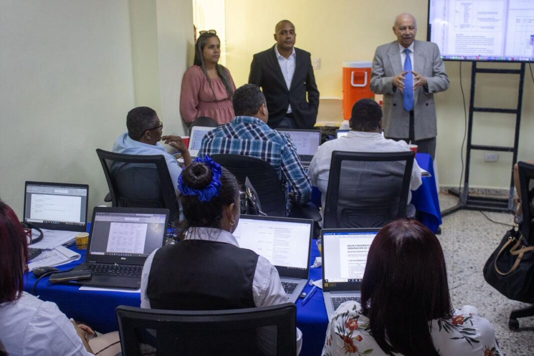 Inician capacitación para la Evaluación del Desempeño Docente en Monte Plata