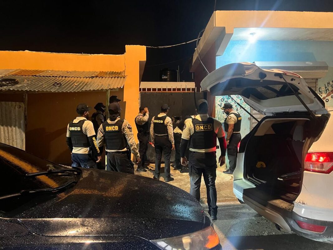Operativo en Higüey decomisa más de 7,500 gramos de drogas, armas y dinero