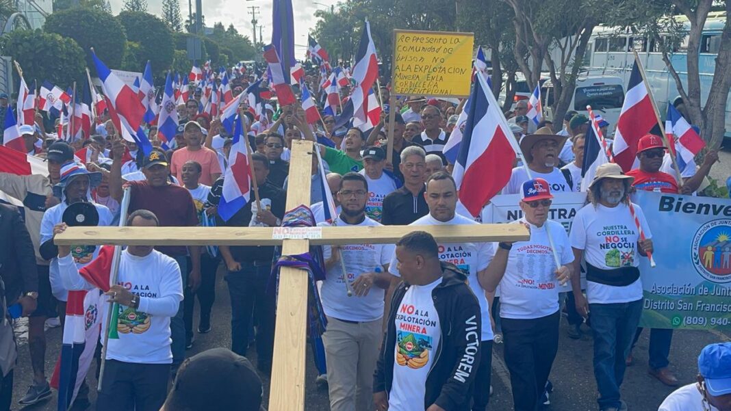 Por cuarta ocasión marchan en Santiago contra presuntos proyectos mineros en la cordillera Septentrional