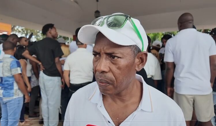 Hijo de Enerolisa Núñez agradece solidaridad de la comunidad y figuras culturales durante sepelio