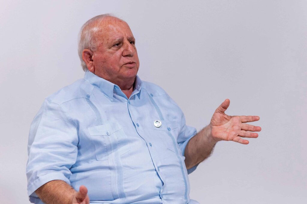 Salud Pública inspecciona clínica del doctor Fadul, quien dice «curar» el autismo