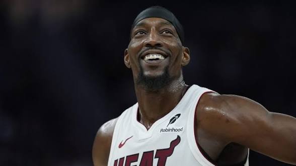 Adebayo anota 83 puntos, supera marca de Kobe Bryant y firma noche histórica en triunfo del Heat