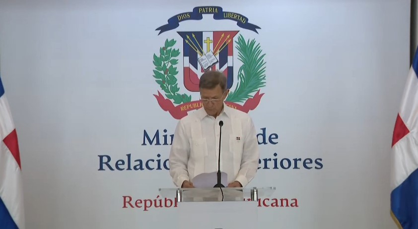 Presidente dispone que ingresos de los consulados pasen al Estado como plan para optimizar recursos
