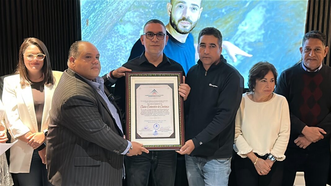 Asociación Dominicana Prensa Turística (ADOMPRETUR) reconoce 20 aniversario Clúster Ecoturístico de Constanza