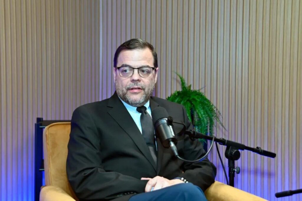 Senador estatal Luis R. Sepúlveda honra la memoria de los 236 fallecidos en Jet Set