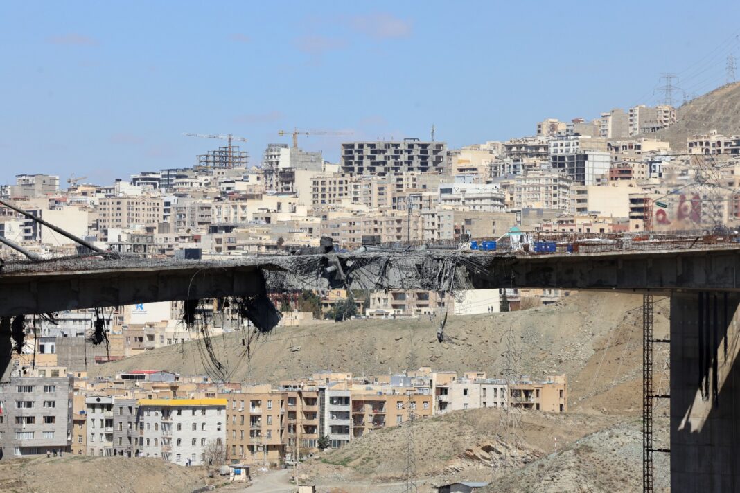 Al menos 34 muertos, incluidos siete niños, en últimos ataques de Israel y EE.UU. en Irán