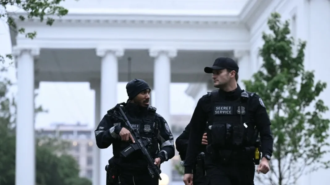Un sospechoso dispara contra un puesto de vigilancia a las afueras de la Casa Blanca