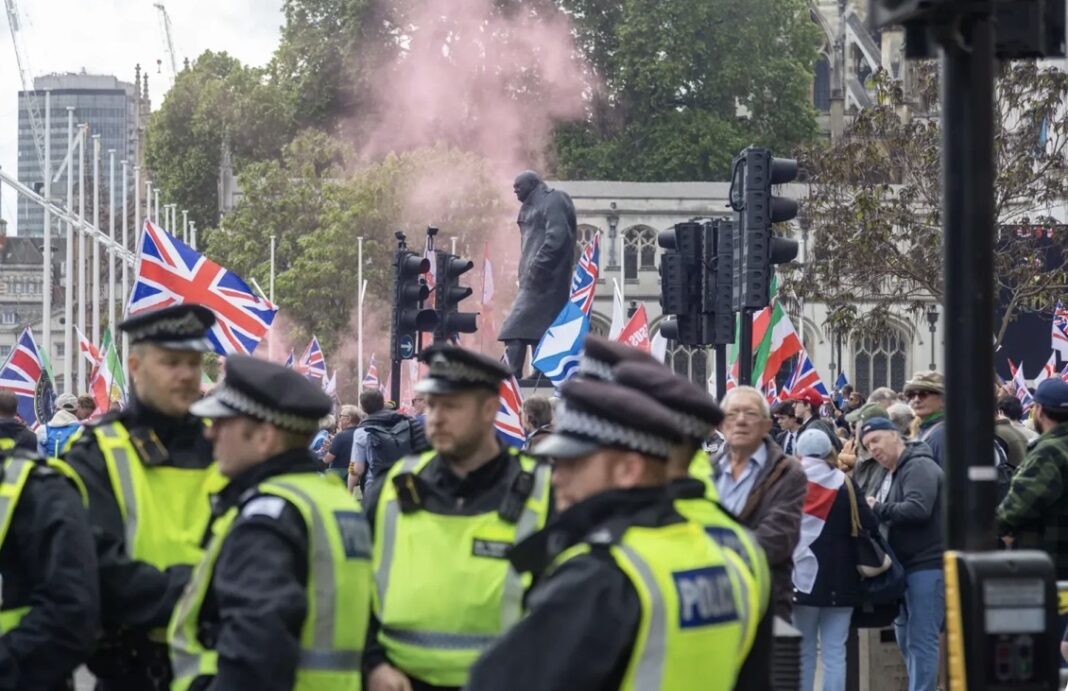 Miles de personas en Londres en dos manifestaciones: ultraderecha y pro-palestina