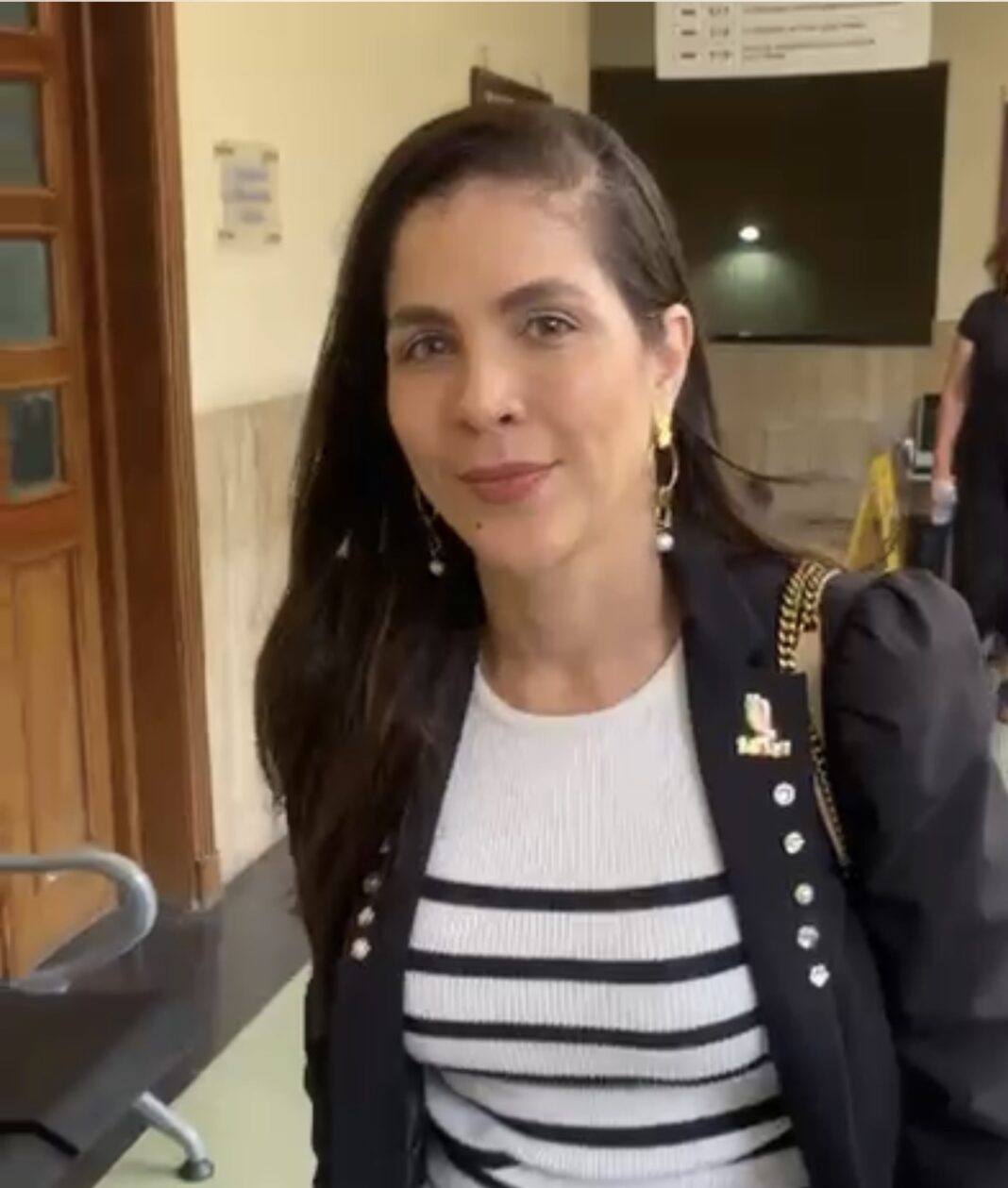 Tamara Martínez llega a audiencia donde se espera fallo del caso judicial