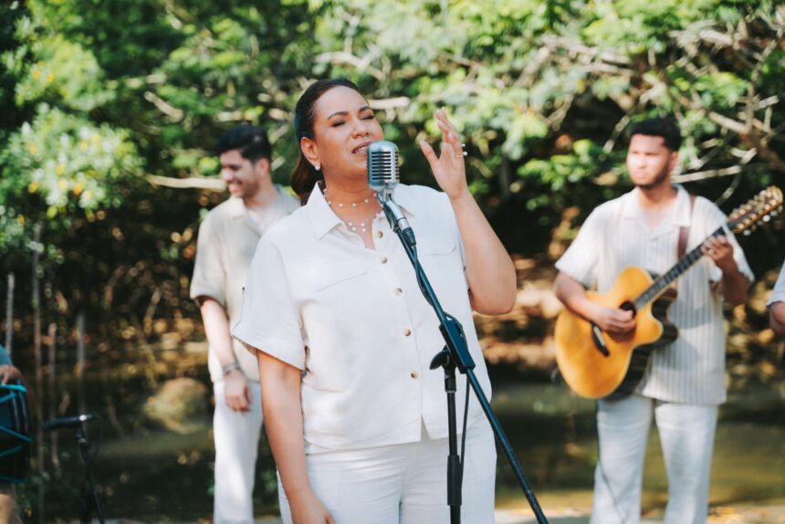 Karen Michelle llega a República Dominicana para presentar su nuevo sencillo «Él Me Dijo»