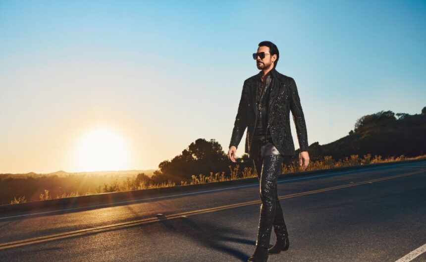 Beto Cuevas llevará su espectáculo «Acústico» por primera vez a Santiago