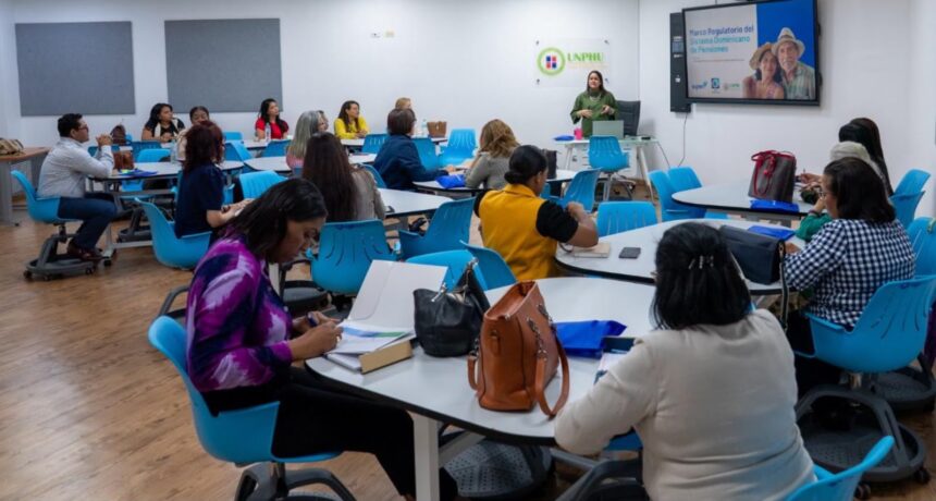 SIPEN impulsa formación de 80 profesionales para fortalecer educación previsional