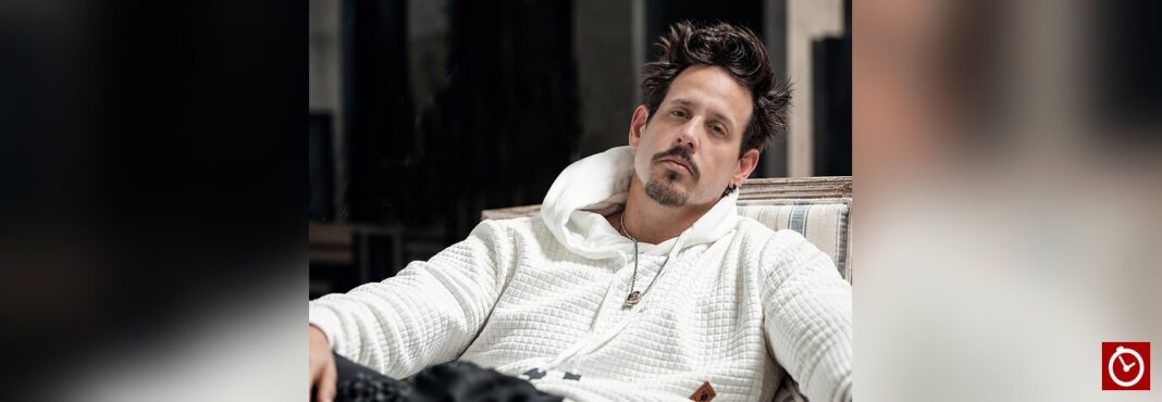 Mario Ceara regresa a la música con “Y es que tú”, una declaración de amor a su esposa
